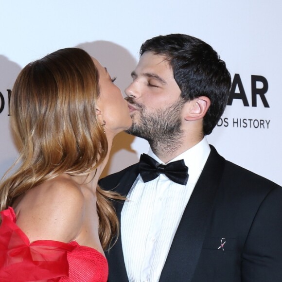 Sabrina Sato e Duda Nagle têm opiniões diferentes em relação ao número de convidados para a festa de casamento. 'Ele quer 200 pessoas', disse a apresentadora para a revista 'Caras'