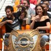 Bruna Marquezine e Neymar se divertiram com amigos no parque Six Flags Magic Mountain, que reúne 35 tipos de montanhas-russas