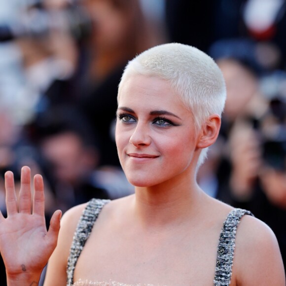 'Eu não estou confusa nem tenho vergonha da minha orientação sexual. As coisas mudaram, as pessoas estão aceitando mais e realmente nos incentivando a ser feliz, e isso é demais', afirmou Kristen Stewart