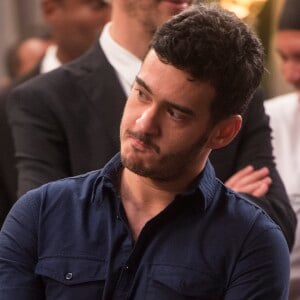Domênico (Marcos Veras) explica que Eric (Mateus Solano) vai ser transferido para uma casa de custódia, na novela 'Pega Pega'