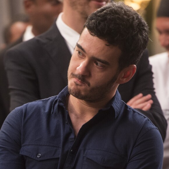 Domênico (Marcos Veras) explica que Eric (Mateus Solano) vai ser transferido para uma casa de custódia, na novela 'Pega Pega'