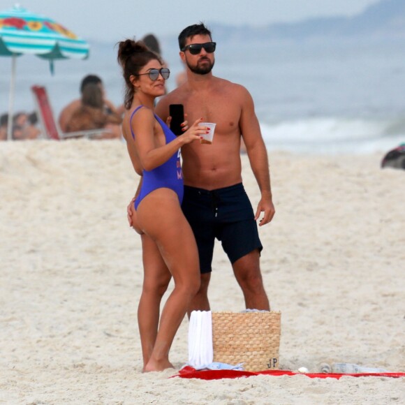 Na vida real, Juliana Paes é casada com Carlos Eduardo Baptista