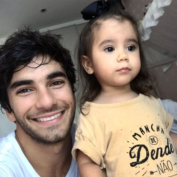 Hugo Moura sempre posta fotos ao lado da filha, Maria Flor