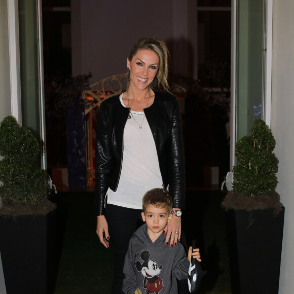 Ana Hickmann com o pequeno Alexandre Jr