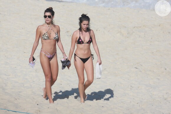 Mariana Goldfarb e Lara Rodi jogaram vôlei de praia juntas