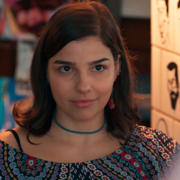 Keyla (Gabriela Medvedovski) vai ao cartório com Roney (Lúcio Mauro Filho) e Tato (Matheus Abreu) registrar Tonico no capítulo do dia 23 de junho de 2017 da novela 'Malhação - Viva a Diferença'