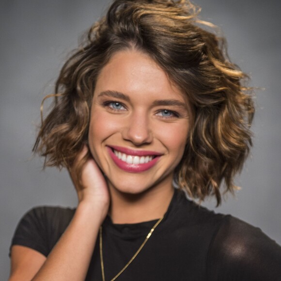 'Gosto de homens, de mulheres, de pessoas. Eu me apaixono e me interesso pelo ser humano, não importa que gênero ele tenha', afirmou Bruna Linzmeyer