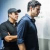 Eric (Mateus Solano) fica preso no elevador do hotel com os policiais durante a reconstrução da noite do roubo, no capítulo que vai ao ar quinta-feira, dia 22 de junho de 2017, na novela 'Pega Pega'