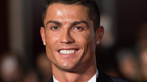 Cristiano Ronaldo é pai de gêmeos através de barriga de aluguel de americana