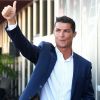 Cristiano Ronaldo usou barriga de aluguel de americana e é pai de gêmeos