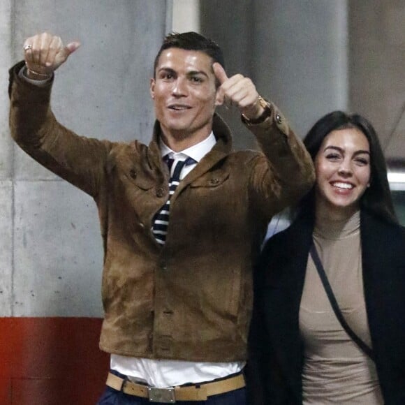 Namorada de Cristiano Ronaldo, Georgina Rodríguez está grávida do primeiro filho do casal