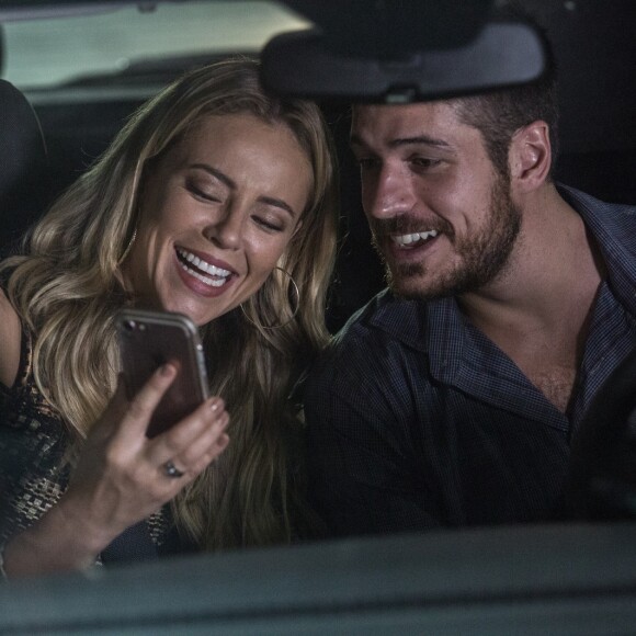 Paolla Oliveira e Marco Pigossi enceneram o Dias dos Namorados de Jeiza e Zeca, da novela 'A Força do Querer', nesta segunda-feira, 12 de junho de 2017