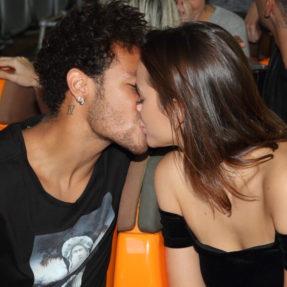 Bruna Marquezine posta vídeo de beijo em Neymar nesta segunda-feira, dia 12 de junho de 2017