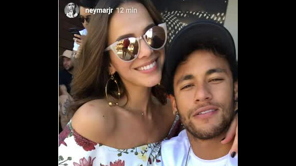 Neymar comemora Dia dos Namorados com Bruna Marquezine: 'Festa na piscina'