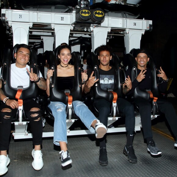 Neymar e Bruna Marquezine passaram o Dia dos Namorados juntos