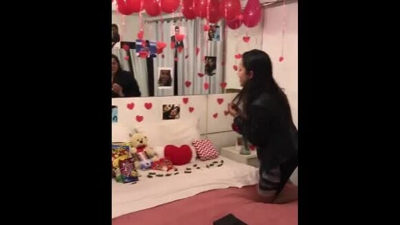 A ex-BBB Emilly preparou uma surpresa para a irmã Mayla no Dia dos Namorados, na última segunda-feira, 12 de junho de 2017