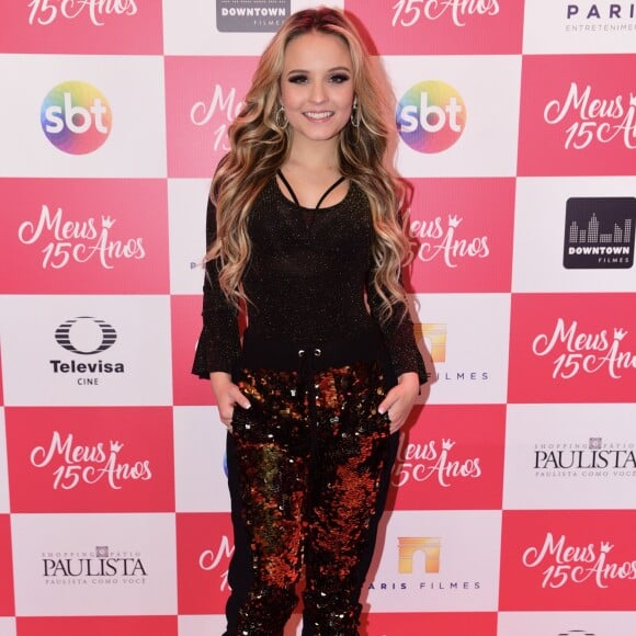 Larissa Manoela subiu nos 15 cm de salto do sapato Louboutin para a pré-estreia de seu filme nesta segunda-feira, 12 de junho de 2017