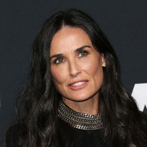 Demi Moore teve ajuda de um dentista após a crise de estresse