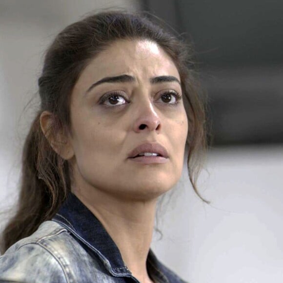 Bibi (Juliana Paes) é levada para a delegacia para prestar esclarecimentos após ser flagrada escondida com Rubinho (Emílio Dantas), na novela 'A Força do Querer'