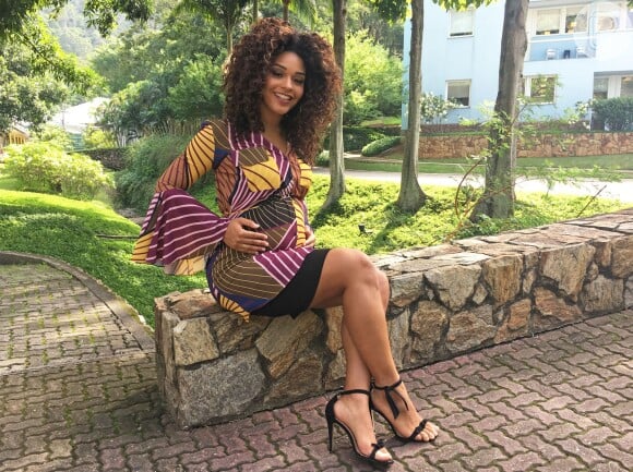 Juliana Alves, aos 5 meses de gravidez, precisou controlar o consumo de doces para o bem de Iolanda: 'De um mês para cá, estou mais regrada'
