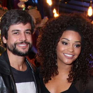 Juliana Alves e Ernani Nunes estão namorando há cerca de um ano e vão ser papais da menina Iolanda