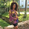 Juliana Alves posa exibindo o barrigão e conta não estar encanada em fazer dieta na gravidez