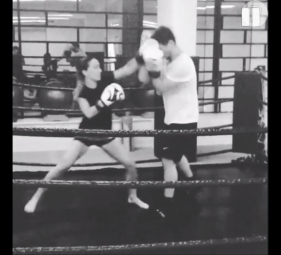 Sabrina Sato faz aula de boxe na companhia do namorado, João Vicente de Castro, 25 de março de 2014