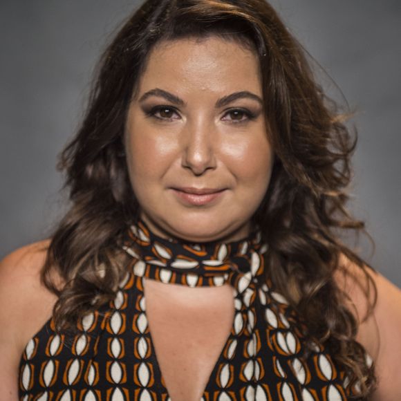 'Que mudem a idade, o peso, o bronzeado, o estilo de vestir, a casa, a cidade, a profissão, e até o número de dentes na boca (rs), mas nunca mude nossa alegria de viver!', disse Mariana Xavier