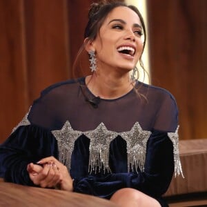 Anitta jantou acompanhada no Dia dos Namorados