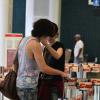 Sophia Abrahão faz carinho em Fiuk no aeroporto