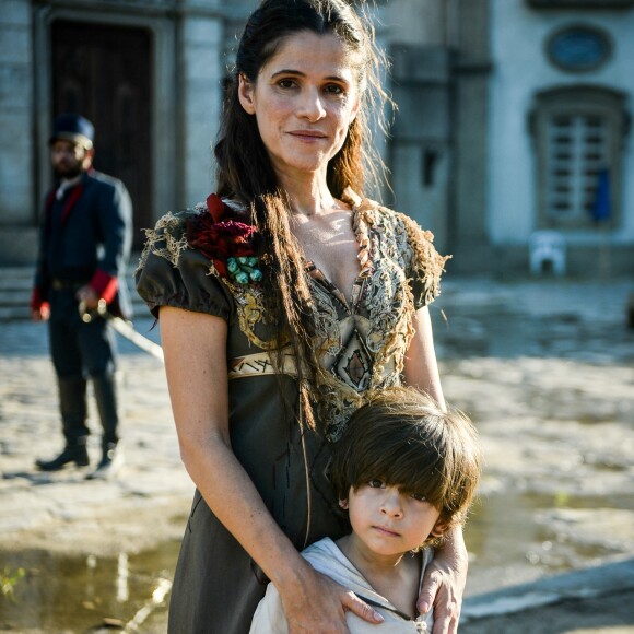 Ingrid Guimarães disse que fez sucesso com o público por causa do amor de Elvira por Quinzinho (Théo Lopes)