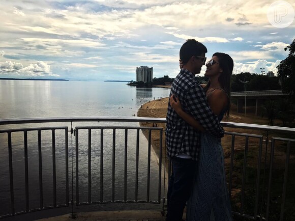 Há alguns meses, a ex-BBB Vivian recebeu o namorado, Manoel, em Manaus