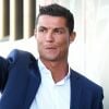 Cristiano Ronaldo pagou R$ 750 mil por barriga de aluguel de filhos gêmeos, diz jornal português