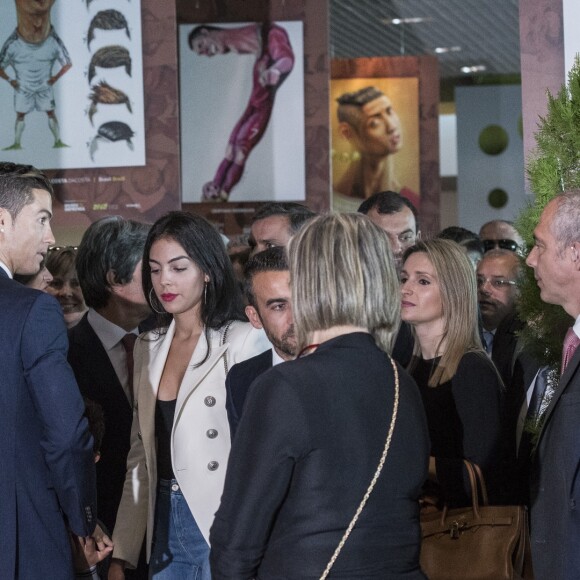 Cristiano Ronaldo e a namorada, Georgina Rodriguez, serão pais do primeiro filho do casal