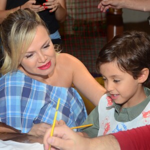 Eliana é mãe do pequeno Arthur, de 5 anos, fruto de seu casamento com o produtor musical João Marcelo Bôscoli