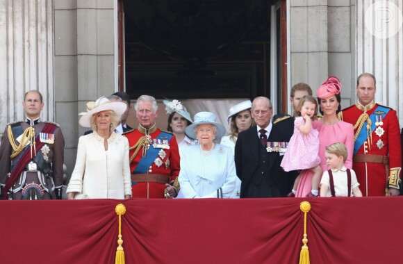 Kate Middleton e família se reuniram na Trooping the Colour, na sacada do palácio de Buckingham, na Inglaterra, neste sábado, 17 de junho de 2017