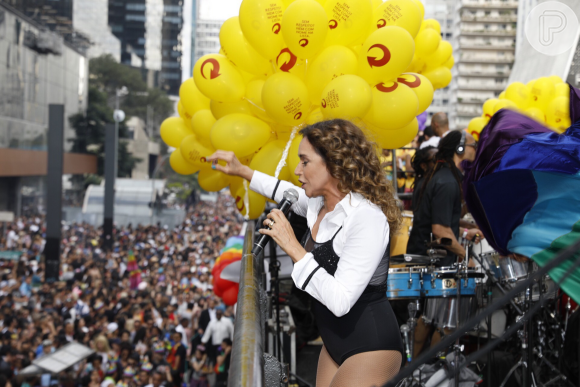 Daniela Mercury fez discurso especial em Parada LGBT: 'Devemos, cada vez, mais ostentar a força da comunidade LGBT e agir contra a violência e a favor dos direitos humanos'