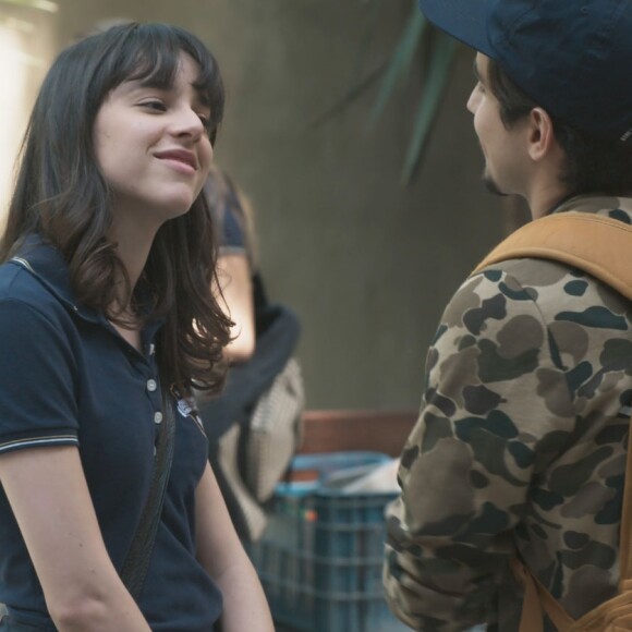 Para provocar a irmã, Lica (Manoela Aliperti) fica com Felipe (Gabriel Calamari) em 'Malhação - Viva a Diferença'