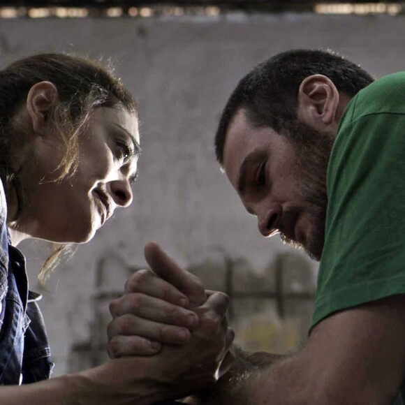Bibi (Juliana Paes) aceita ajudar Rubinho (Emílio Dantas) a fugir da cadeia, na novela 'A Força do Querer'