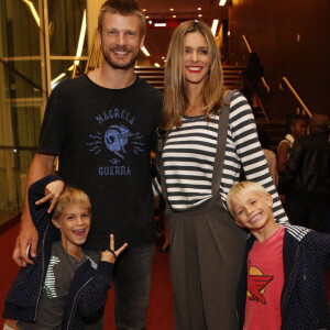 Rodrigo Hilbert, pai dos gêmeos Francisco e João, se desculpou após ser criticado pelo episódio