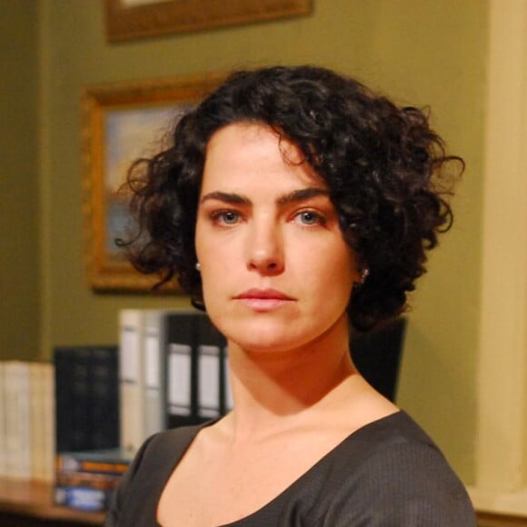 Ana Paula Arósio deixou os ensaios da novela 'Insensato Coração' e recusou ser protagonista de 'Vitória'
