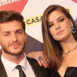 Camila Queiroz  já pensa na criação dos filhos com Klebber Toledo: 'Longe da internet'