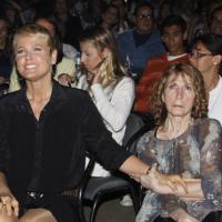 Internada em CTI, mãe de Xuxa chora: 'Sinal que ela ainda está com a gente'
