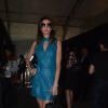 Luciana Gimenez aposta em vestido de couro na cor azul no São Paulo Fashion Week