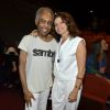 Famosos posam com Gilberto Gil após o show do cantor