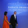 Michelle Obama brilha no baile de posse de Barack Obama com um vestido vermelho e se declara no Twitter para o marido