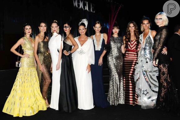 Em 2013, Thaila Ayala e Izabel Goulart já eram amigas e participaram juntas do baile de gala da Vogue