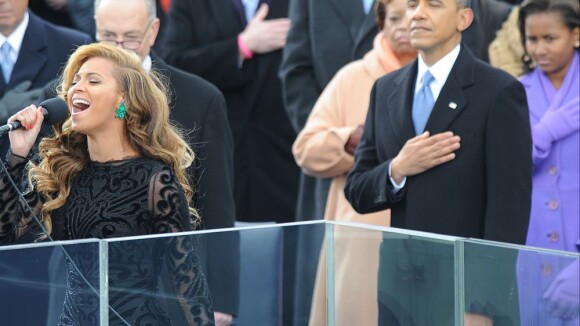 Beyoncé canta com playback e Kelly Clarkson, ao vivo, na posse de Barack Obama