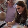 Príncipe George, filho de Kate Middletlon e do Príncipe William, chama atenção em evento na Nova Zelândia nesta quarta-feira