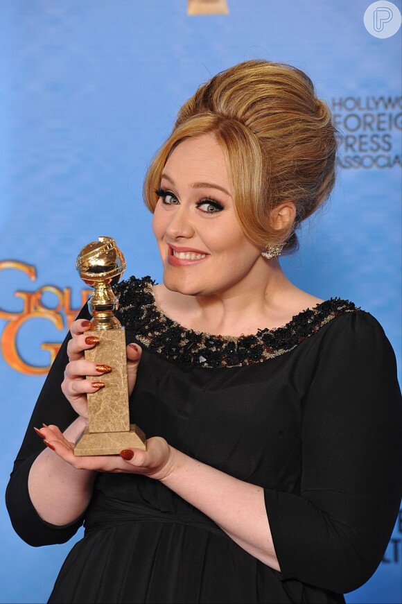 Adele recebeu o prêmio Globo de Ouro na categoria Canção Original pela música-tema de '007: Operação Skyfall'